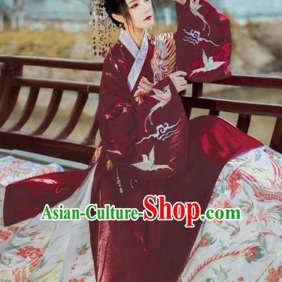 Chinese Traditional Ming Dynasty Princess Wedding Red Coat and White Skirt Ancient Imperial Concubine Embroidered Costumes for Women
