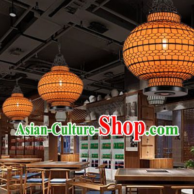 Traditional Yellow Chinese Classical Handmade Iron Mesh Lantern