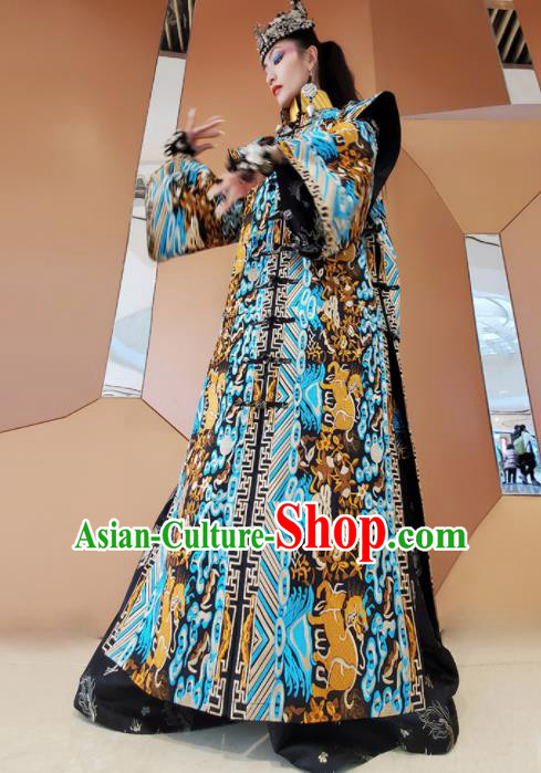 Chinese Traditional National Embroidered Coat Tang Suit Clothing for Women Chinese Traditional National Embroidered Coat Tang Suit Clothing for Women