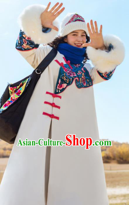Chinese Traditional Embroidered Peony White Woolen Dust Coat National Overcoat Costumes for Women Chinese Traditional Embroidered Peony White Woolen Dust Coat National Overcoat Costumes for Women