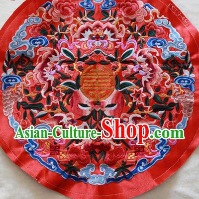 Chinese Traditional Embroidered Bats Red Round Patch Embroidery Craft Embroidering Accessories