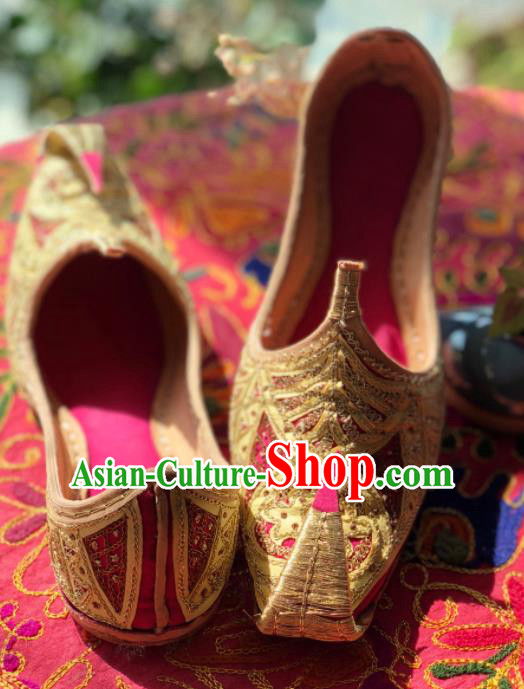 Asian India Traditional Wedding Embroidered Rosy Shoes Indian Handmade Shoes for Women Asian India Traditional Wedding Embroidered Rosy Shoes Indian Handmade Shoes for Women