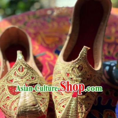 Asian India Traditional Wedding Embroidered Red Shoes Indian Handmade Shoes for Women