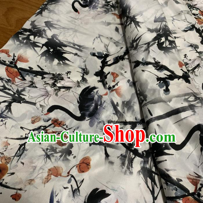 Chinese Traditional Swan Design Pattern White Silk Fabric Cheongsam Mulberry Silk Drapery Chinese Traditional Swan Design Pattern White Silk Fabric Cheongsam Mulberry Silk Drapery