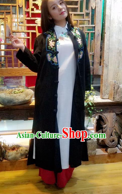 Traditional Chinese Embroidered Black Dust Coat Handmade National Overcoat Costume for Women Traditional Chinese Embroidered Black Dust Coat Handmade National Overcoat Costume for Women