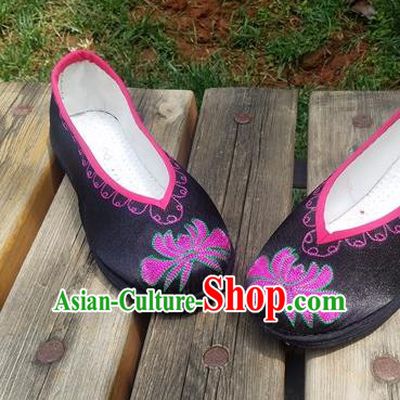 Traditional Chinese National Embroidered Purple Flower Satin Shoes Ethnic Shoes Hanfu Shoes for Women