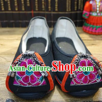 Traditional Chinese Ethnic Embroidered Black Shoes Handmade Yunnan National Shoes Hanfu Dress for Women