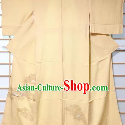 Traditional Japanese Light Yellow Furisode Kimono Japan Yukata Dress Costume for Women