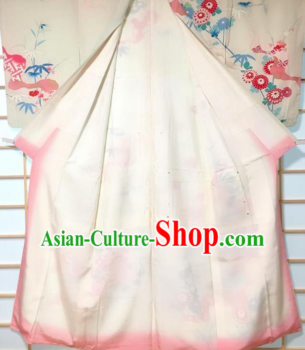 Traditional Japanese Classical Chrysanthemum Pattern Beige Kimono Japan Yukata Dress Costume for Women Traditional Japanese Classical Chrysanthemum Pattern Beige Kimono Japan Yukata Dress Costume for Women