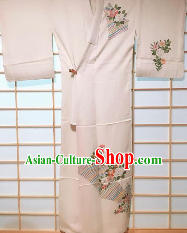 Traditional Japanese Classical Camellia Pattern Beige Kimono Japan Yukata Dress Costume for Women