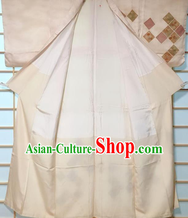 Traditional Japanese Classical Pattern Beige Furisode Kimono Japan Yukata Dress Costume for Women Traditional Japanese Classical Pattern Beige Furisode Kimono Japan Yukata Dress Costume for Women