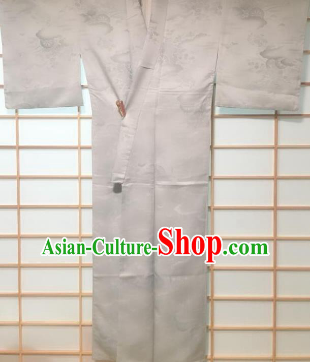Traditional Japanese Classical Pattern Grey Silk Kimono Japan Yukata Costume for Men Traditional Japanese Classical Pattern Grey Silk Kimono Japan Yukata Costume for Men