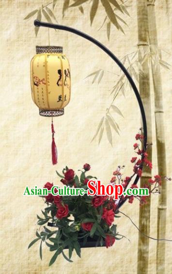 Chinese Traditional Printing Orchid Yellow Lamp Wedding Floor Lanterns Handmade Palace Lantern Chinese Traditional Printing Orchid Yellow Lamp Wedding Floor Lanterns Handmade Palace Lantern