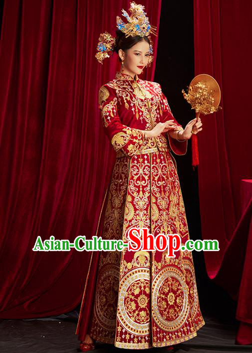 Chinese Traditional Bride Embroidered Red Xiuhe Suits Wedding Dress Ancient Costume for Women Chinese Traditional Bride Embroidered Red Xiuhe Suits Wedding Dress Ancient Costume for Women