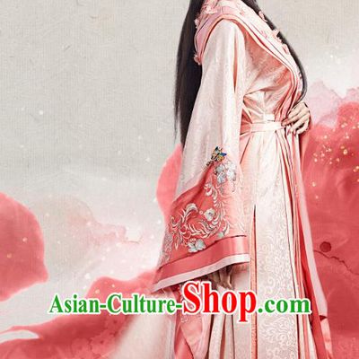 Chinese Historical Drama The Eternal Love Ancient Palace Princess Qu Pan Er Costume and Headpiece for Women