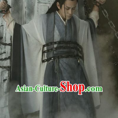 Chinese Ancient Swordsman Xiao Yiqing Drama Listening Snow Tower Historical Costume and Headwear for Men