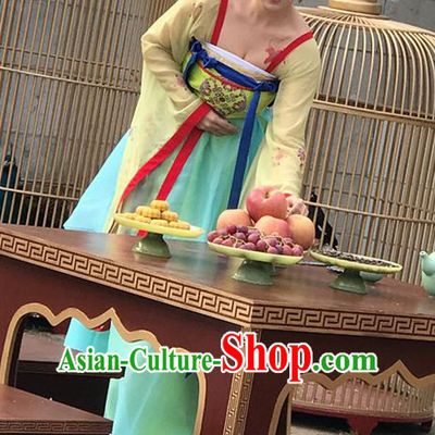 Chinese Ancient Tang Dynasty Court Hanfu Dress Historical Drama Mengfei Comes Across Imperial Consort Xian Costumes and Hairpins