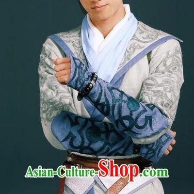 Chinese Ancient Swordsman Hanfu Clothing and Headdress Drama The Taosim Crandmaster Gong Han White Costumes
