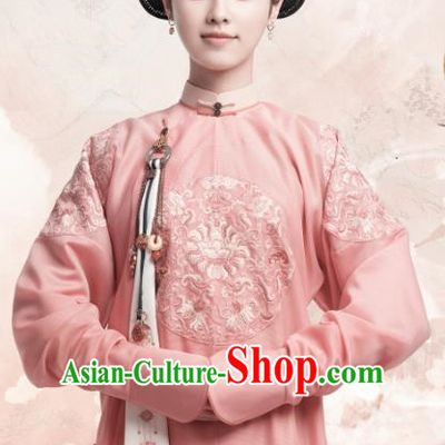 Chinese Ancient Garment Manchu Lady Apparels Pink Qipao Dress and Hair Jewelries Drama Dreaming Back to the Qing Dynasty Imperial Consort Zheng Costumes