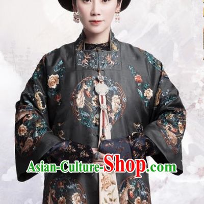 Chinese Ancient Garment Manchu Imperial Consort Apparels Black Qipao Dress and Hair Jewelries Drama Dreaming Back to the Qing Dynasty Concubine De Costumes
