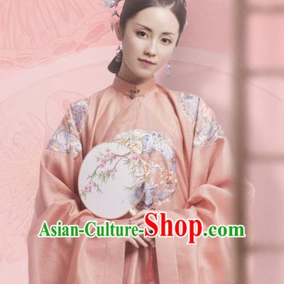 Chinese Ancient Garment Manchu Consort Zheng Chunhua Apparels Qipao Dress and Hair Jewelries Drama Dreaming Back to the Qing Dynasty Court Lady Costumes
