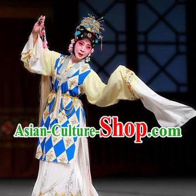Chinese Traditional Kun Opera Diva Jade Hairpin Costumes Peking Opera Apparel Taoist Nun Hua Tan Garment and Headwear