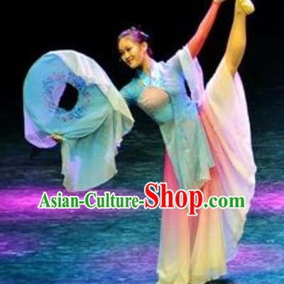 Chinese Colorful Clouds Chasing the Moon Dance Green Dress Traditional Classical Dance Stage Performance Costume for Women