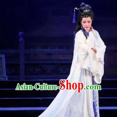Tong Que Tai Chinese Shaoxing Opera Young Beauty Apparels Costumes and Headpieces Yue Opera Hua Tan Diao Chan White Dress Garment