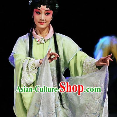 Chinese Kun Opera Young Female Actress Apparels Costumes and Headpieces Blossoms on A Spring Moonlit Night Kunqu Opera Hua Tan Cao E Dress Garment