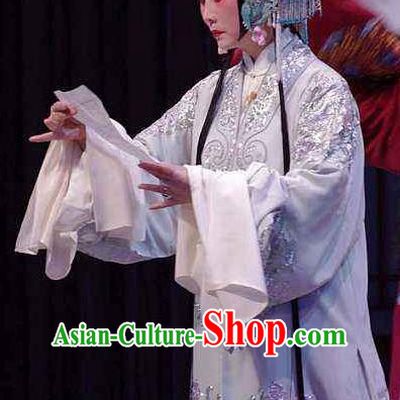 Chinese Kun Opera Hua Tan Diva Apparels Costumes and Hair Accessories Full Bed Wat Traditional Kunqu Opera Young Mistress Actress Dress Garment
