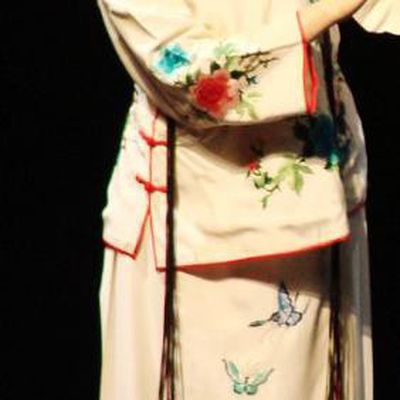 Chinese Kun Opera Actress Costumes Apparels and Headdress Green Peony Traditional Kunqu Opera Xiaodan Che Jingfang Dress Young Beauty Garment