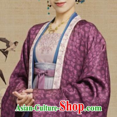 Chinese Ancient Royal Countess Clothing Drama Serenade of Peaceful Joy Song Dynasty Noble Dame Historical Costumes and Hair Jewelry