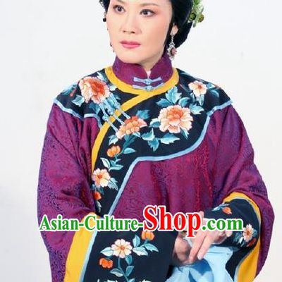 Chinese Shaoxing Opera Middle Age Woman Costumes and Headdress Ban Ba Jan Dao Yue Opera Dame Purple Dress Garment Apparels