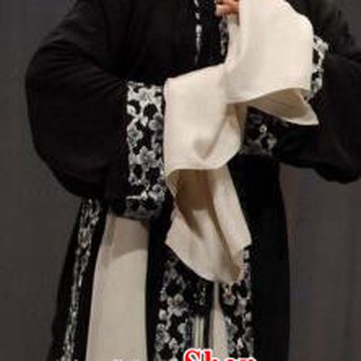 Chinese Ping Opera Tsing Yi Wang Baochuan Apparels Costumes and Headpieces Ban Yao Traditional Pingju Opera Dress Distress Maiden Garment