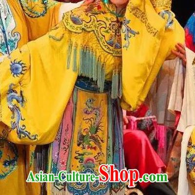 Chinese Sichuan Opera Hua Tan Garment Costumes and Hair Accessories Traditional Peking Opera Actress Yellow Dress Young Female Apparels