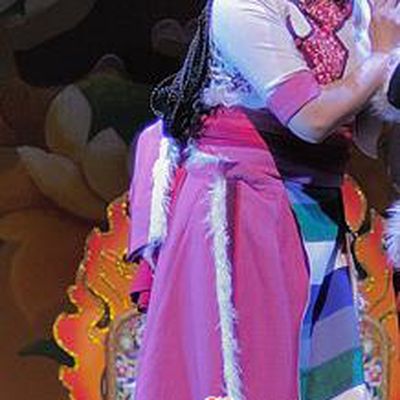 Chinese Sichuan Opera Maid Lady Costumes and Hair Accessories Chen Ai Luo Ding Traditional Peking Opera Tibetan Female Dress Servant Woman Apparels