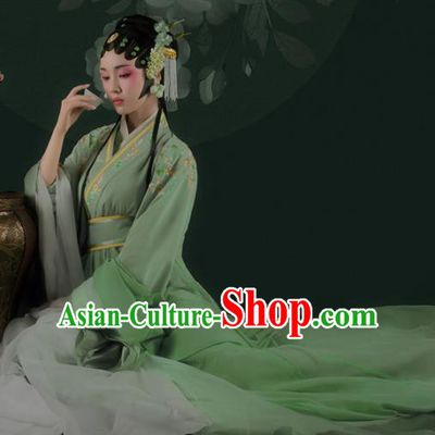 Chinese Drama Ancient Noble Female Green Dress Traditional Beijing Opera Hanfu Apparels Ming Dynasty Patrician Lady Historical Costumes and Headdress Complete Set