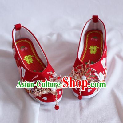 Chinese Traditional Handmade Wedding Red Satin Shoes Women Hanfu Shoes Ancient Princess Phoenix Head Shoes Embroidered Shoes