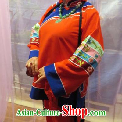 Chinese Cantonese Opera Landan Garment Hua Tian Ba Xi Hairpin Costumes and Headdress Traditional Guangdong Opera Pantaloon Apparels Woman Matchmaker Dress