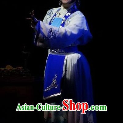 Chinese Cantonese Opera Diva Garment Zi Yun Costumes and Headdress Traditional Guangdong Opera Country Woman Apparels Young Female Dress