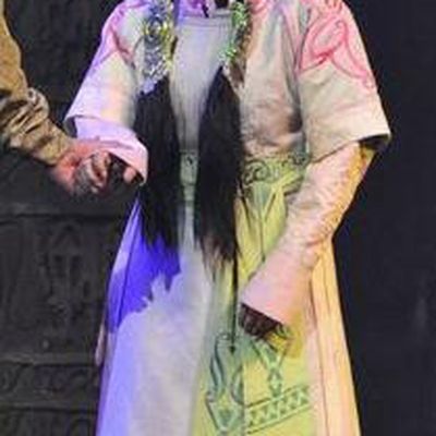 Chinese Historical Drama Bei Wei Feng Yang Ancient Imperial Consort Lin Garment Costumes Traditional Northern Wei Dynasty Court Woman Dress Apparels and Headdress
