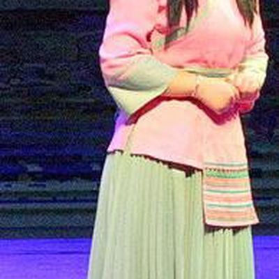 Chinese Historical Drama Ballast Stone Ancient Village Girl Garment Costumes Traditional Stage Show Actress Dress Three Kingdoms Period Young Lady Apparels and Headpieces