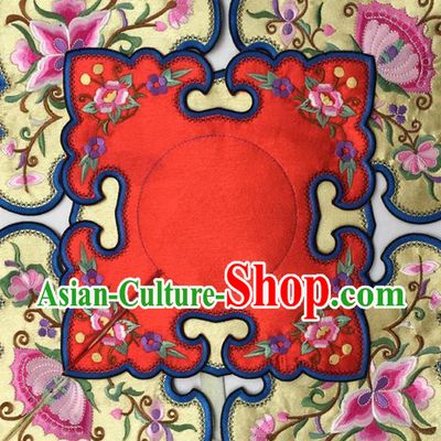 Chinese Traditional Qing Dynasty Embroidered Butterfly Flowers Pattern Yellow Patch Embroidery Craft Embroidered Shoulder Accessories