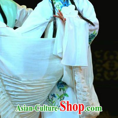 Chinese Sichuan Opera Highlights Distress Maiden Garment Costumes and Headdress En Chou Ji Traditional Peking Opera Tsing Yi Dress Actress Bu Qiaozhen Apparels