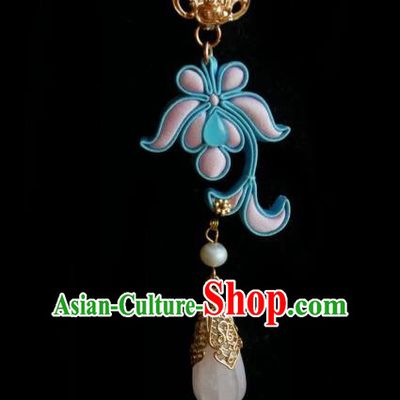 Chinese Classical Cheongsam Rose Quartz Brooch Traditional Hanfu Accessories Handmade Breastpin Silk Iris Tassel Pendant for Women