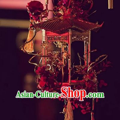 Handmade Chinese Wedding Prop Golden Pavilion Lantern Top Grade Bride Accessories Photography Red Flowers Portable Lamp for Women