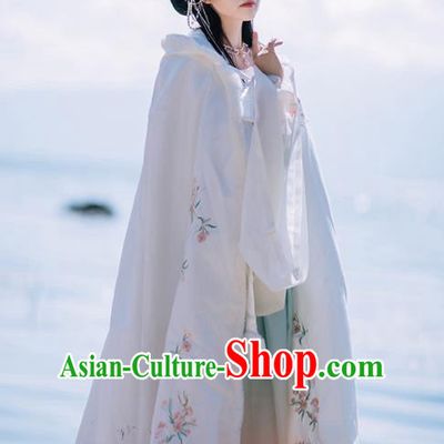 Chinese Ancient Ming Dynasty Princess Cape Garment Costumes Traditional Hanfu Embroidered White Woolen Cloak for Women