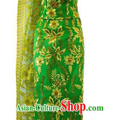 Traditional Chinese Dai Nationality Embroidered Green Outfit Costumes Dai Ethnic Dance Blouse and Straight Skirt with Tippet Veil