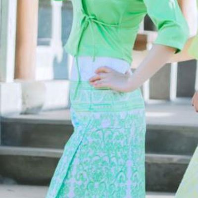 Chinese Dai Nationality Fashion Costumes Traditional Dai Ethnic Dance Stage Performance Green Blouse and Straight Skirt Outfits