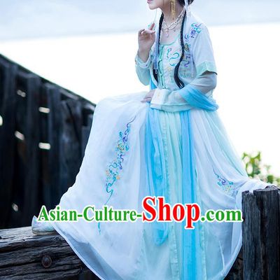 Chinese Tang Dynasty Embroidered Costumes Traditional Ancient Patrician Lady Hanfu Garment Top Blouse and Skirt Full Set